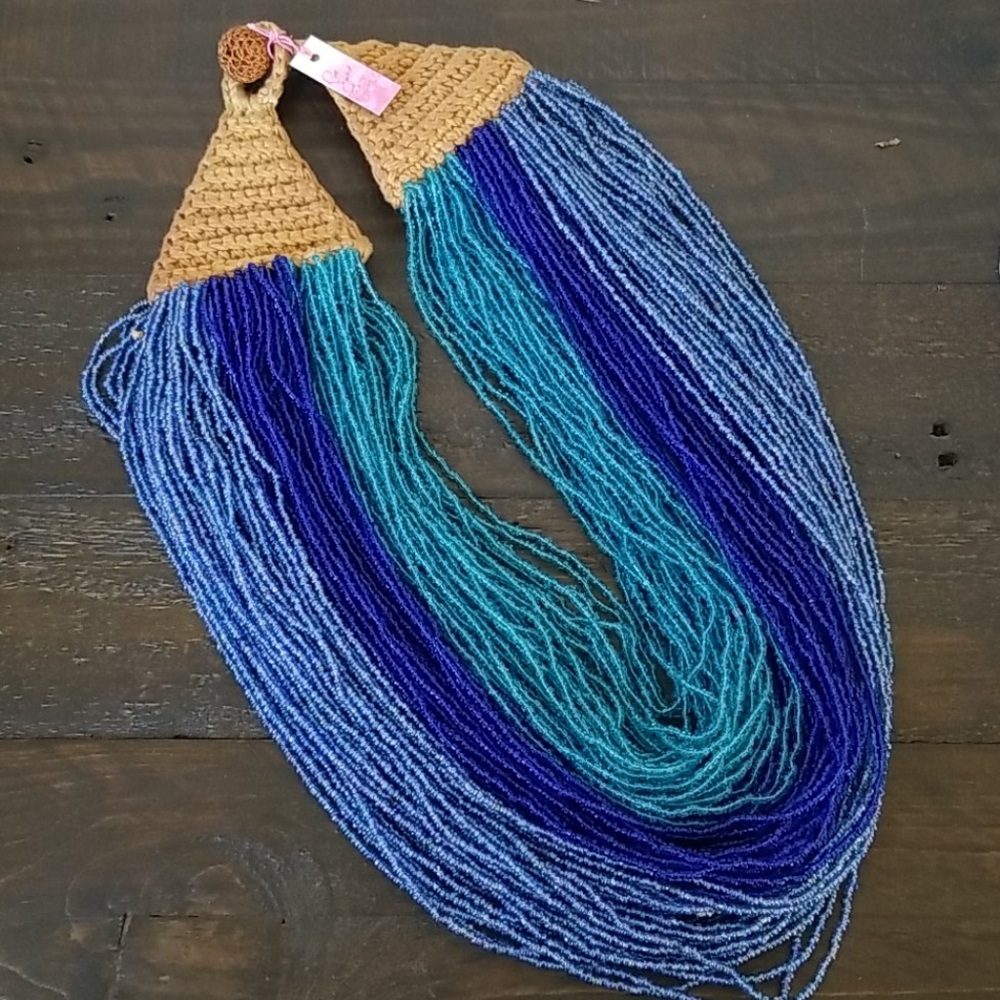 BNWT Large Blue Beaded Necklace